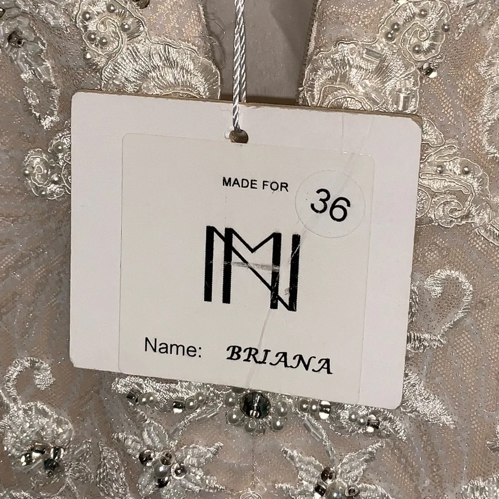 Milla Nova Briana Wedding Gown Lace 36 - Picture 9 of 13